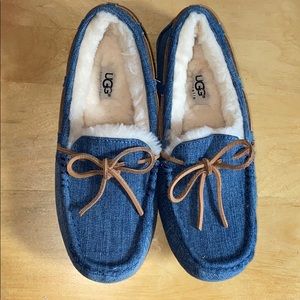 UGG Women Dakota Washed Denim Mocassins